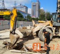 操中国东北老逼视频高温下的坚守｜道路建设者用汗水铺就畅通路